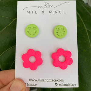 Flowers and Smiles Stud Pack