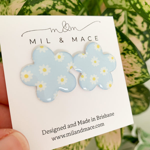 Yupo Flower Stud Earring