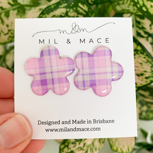Yupo Flower Stud Earring