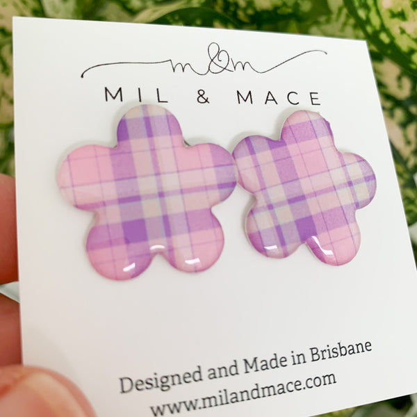 Yupo Flower Stud Earring