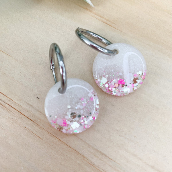 Petite Metallic White Resin Huggie Dangle Earrings